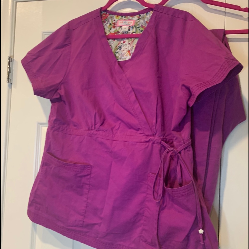 Koi scrub set, XL top XL Tall pant